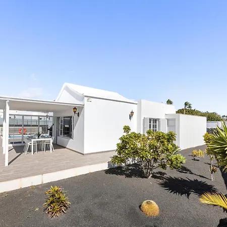 Casa La Graciosa 2a 2 By Escape Willa